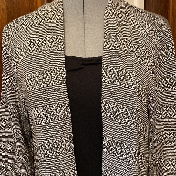 Cato black and white high-low open front cardigan. - Picture 1 of 6